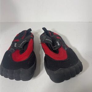 Kids Aqua Trek Water Shoes - Black and Red size 13/1
